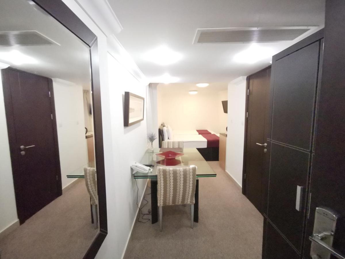 Twin Room,945074419:JPEG